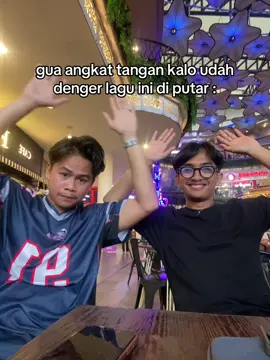 Kami berdua angkat tangan wkwk @ninoadityaa 