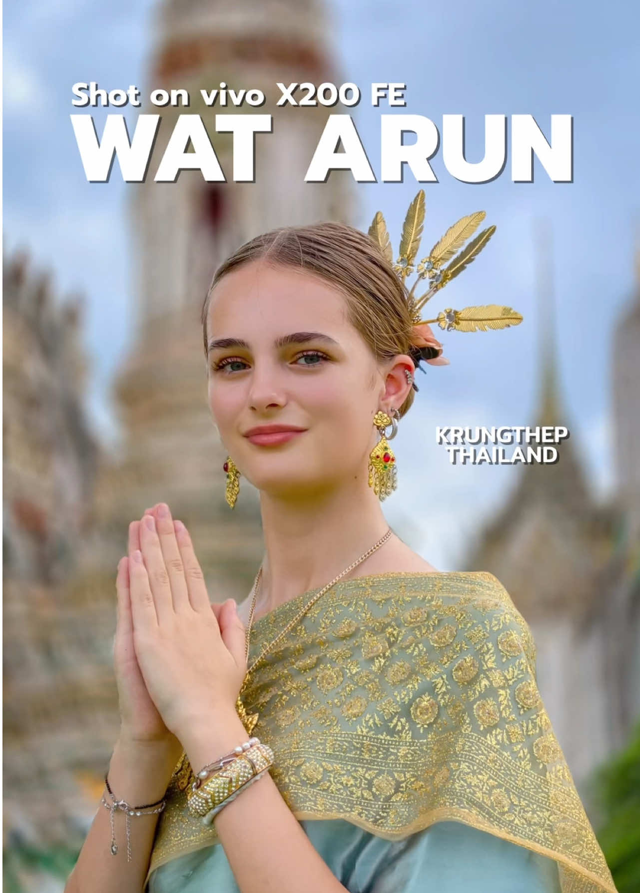 Asking German girl in Thai dress for photoshoot at #WATARUN #vivoX200FE #จับกระชับชัดทุกช็อต #ZEISSImageProPacked  #郑王庙 #วัดอรุณ #Bangkok #amazingthailand #longervideos 