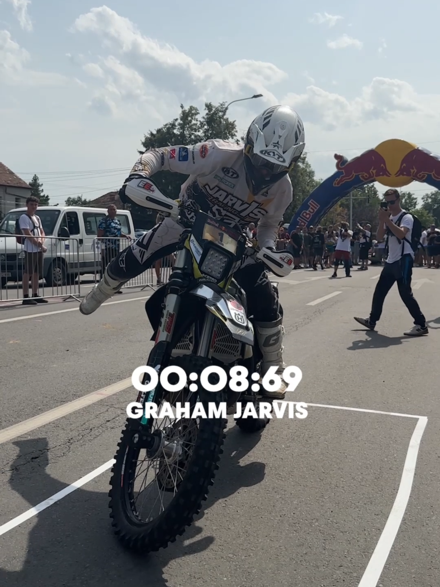 life is all about balance 🧘 #redbull #givesyouwiiings #energydrink #dirtbike #redbullromaniacs #bike