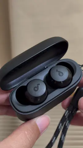 Kung ang hanap mo ay earbuds na pasok sa budget and good value for money. ilalaban ko tong soundcore A20i. #earbuds #earbud #earphone #soundcore #soundcorea20i #anker 