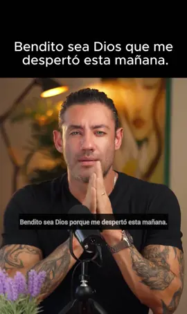 Bendito sea Dios porque me despertó esta mañana. #Frases #motivación #personal #honestidad #hombresdevalor #mujeresdevalor #amor #DanielDueñas #spain #mexico #america #spanishtiktok @Daniel Dueñas 