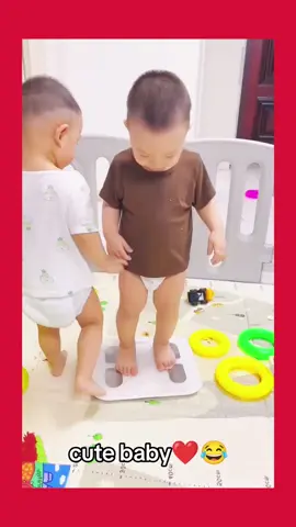 wait for end😂 cute baby❤😂#funnyvideo #babyvideos #babiesvideo #funnyvideos😂 #cutebaby #usa🇺🇸 #unitedstates #newyork #unfrezzmyaccount #video #viraltiktok 