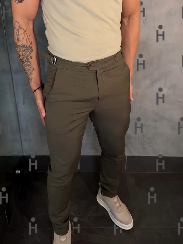 🕴️ Seja bem-vindo ao universo do Barão. Aqui seu estilo é lei. No Barão Moda Masculina, a regra é clara: 👉 “Você tem seu estilo. O Barão tem todos.” Começamos uma série de vídeos mostrando o nosso ponto mais forte: a diversidade da moda masculina. Aqui não existe certo ou errado. Não existe padrão. Existe você. E nosso compromisso é ajudar você a elevar, refinar e maximizar o seu próprio estilo. Seja você do Streetwear, do clássico Casual, do sofisticado estilo Old Money, do urbano Elegante, ou apaixonado pela tradicional Alfaiataria, o Barão tem tudo para você vestir sua autenticidade. Nosso propósito é simples e poderoso: 👑 Ensinar homens a dominarem o próprio estilo, não seguir tendências, mas criar sua identidade. 🛍️ Aqui você encontra tudo que um Barão precisa: ✔️ Roupas ✔️ Calçados ✔️ Acessórios ✔️ Peças únicas ✔️ Conteúdos sobre moda ✔️ Inspiração diária 🚀 Se você quer se vestir bem, se destacar, viver moda e elevar sua imagem, siga agora o perfil. Aqui é conteúdo de valor, estilo de verdade e peças que transformam seu guarda-roupa. 👉 Siga, curte, comenta e compartilha! No TikTok e nos siga nas redes sociais  #ModaMasculina #EstiloMasculino #StreetwearMasculino##homemelegante #homenscomestilo ##CasualMasculino #OldMoneyStyle #EstiloElegante #AlfaiatariaMasculina #LookMasculino #MensStyle #MensFashion #AcessoriosMasculinos #CalçadosMasculinos #DicasDeModaMasculina #ModaParaHomens #EstiloDeHomem #SejaBarão #Devieira #VesteOBarão #ConteudoDeModa #ModaComEstilo #BarãoStyle
