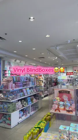 Les blind boxes en vinyle sont enfin arrivées chez Miniso Laurier 🥹❤️  #MinisoLaurier #BlindBox #BlindBoxes #MinisoCanada #Unboxing #NouveautéMiniso #SurpriseBox #VinylFigure #MinisoLovers  #CuteToys #Figurines #TikTokQuebec