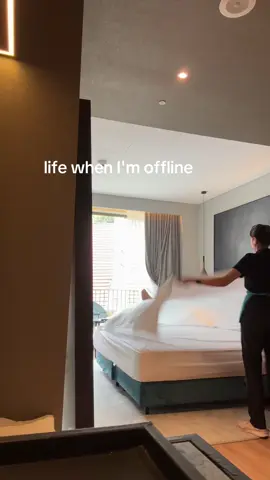 kerja sebagai housekeeping bukan cita2ku, tapi dari pekerjaan ini aku bisa menghidupi diriku sendiri tanpa bergantung pada siapa2 🙂 #housekeeping #roomattendantlife 