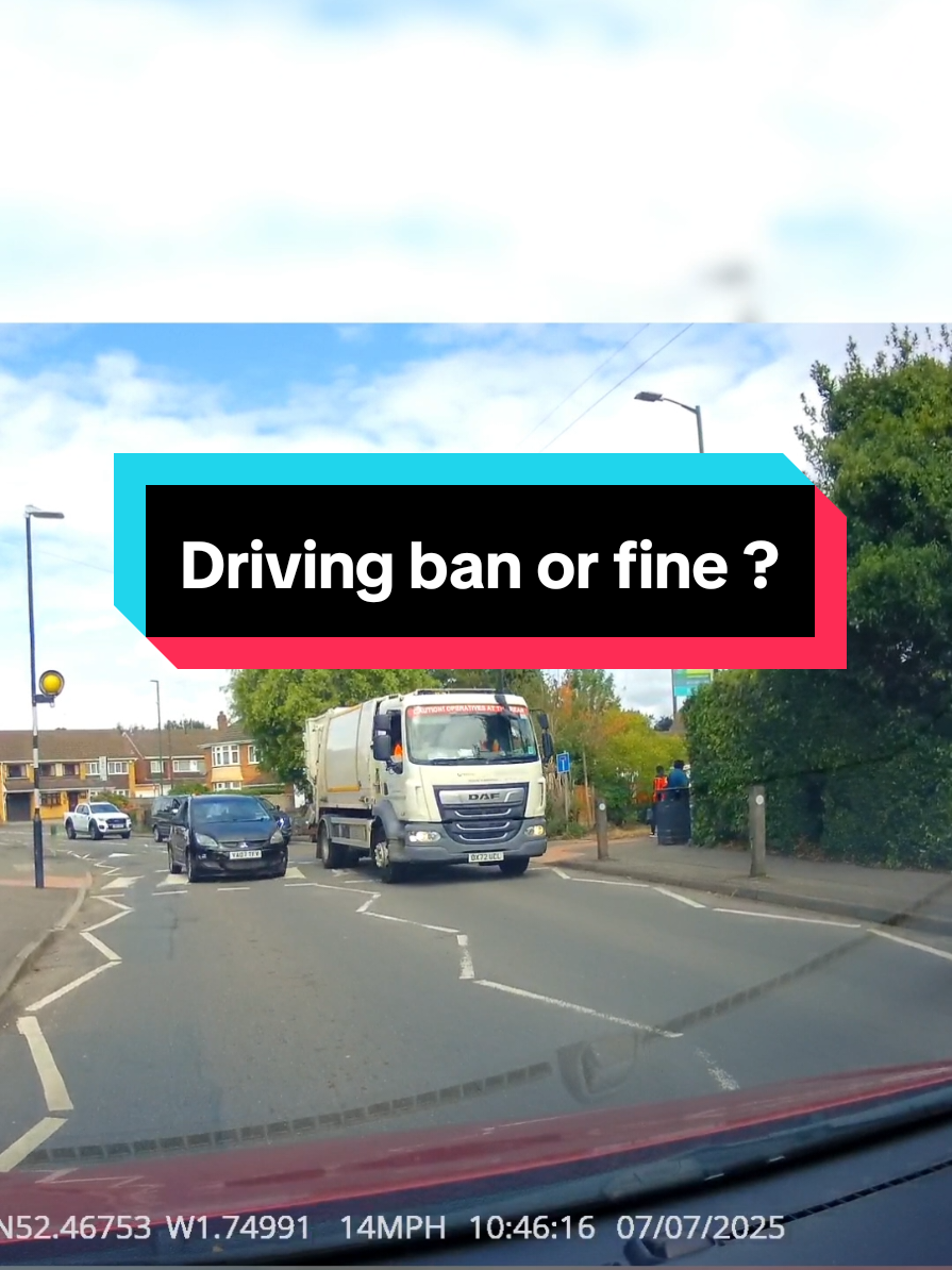 🛑Driver should be prosecuted🛑  There was many things wrong with this overtake  1) breaking the speed limit  2) driving fast in a school zone  3) overtaking on a crossing that has a blocked view  4) passing distance far too close  This is basically a tutorial on how to loose your license  #dashcam #learntodrive #learnerdriver #drivingschool #drivingtest #drivinginstructor #drivinglessons #drivingadvice #foryourepage #fyp #foryou #birmingham #dangerousdriving   @exposed_ukdashcams3 