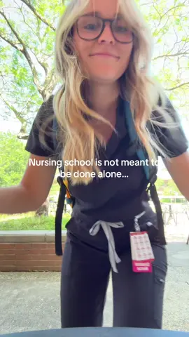 Tag your nursing school bestie! 🩺👯‍♀️ #traumabond #nursingschoolbesties #nursingstudent #nursingschoolbelike #futurenurse