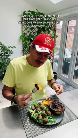 Meus Mounjarados, presta atenção! Não é sobre parar de comer… É sobre escolher melhor o que você come. 🍩 Alimentos calóricos, processados e cheios de açúcar só atrapalham. 🥦 Agora troca isso por comida de verdade: baixa caloria e rica em nutrientes. Resultado? Você emagrece com saúde, sem passar fome e sem colocar sua saúde em risco. 👉 Cururu, comenta aqui o que você cortou da sua dieta e o que colocou no lugar! Bora se ajudar 👇 #Mounjarados #dietasaudável #lowcarb #emagrecimento #reeducaçãoalimentar #FocoNaDieta #VidaSaudável #PerderPeso #antesedepois #fitnessmotivation #mounjaro #monjarinho 