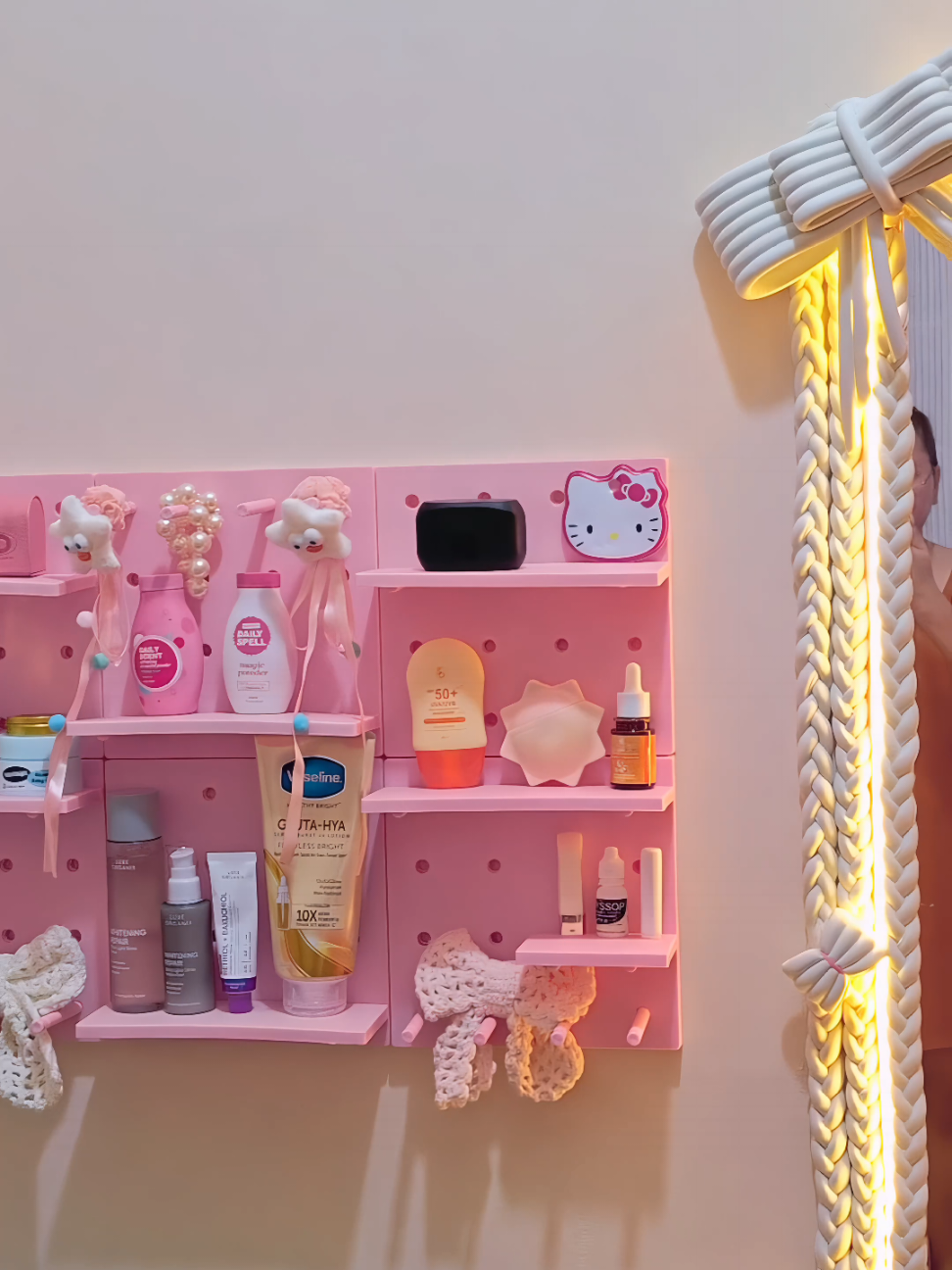 Want this? 🌸 #pegboard #roomdecor #walldecor 