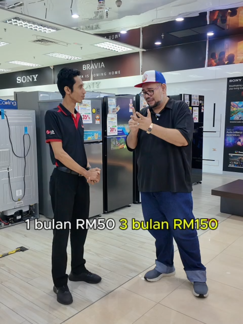 Keikhlasan adalah seperti semut hitam di malam hari…En.Shamsul adalah peminat saya, tapi keikhlasan beliau betul2 buatkan saya terharu…T.Kasih tuan…Allah pasti pelihara tuan…#cikgushaariXOX #bahagiacaracikgushaari #cikgushaari #fypシ #fypp