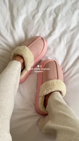 so pretty and comfy !! ☁️🎀 #utuneslippers #indoorslippers #pink #pinkslippers #clogshoes #pambahayslippers #fyp #viral #trending 