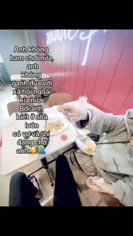 Anh không ham chơi nữa, anh không ganh đua với xã hội ngoài kia nữa . Bởi anh biết ở nhà luôn có vợ và shi đang chờ anhh ! 🫂❤️ @coca colaa #fyp #xuhuong #tiktok #viral #vothangdau 