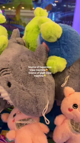 Madalas gigil e sa walang kapit nakakita ka claw machines😭😭 #arcade #arcadegames #clawmachinewin #clawmachine #prizes #plushies #artbyaliona #tomsworld #tomsworldph #tomsworldphilippines 