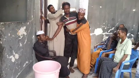 Subxanallah Sh jini Ceejiye iyo 950 Jiniyaal  Ah maxaa kala Qabsaday #soomaali_tiktok🇸🇴🇸🇴 #masjid #ruqyah #quraan #makan #somalia #bayitiktok #hargeysa_somaliland #xamar #jabuuti🇩🇯🇩🇯🇩🇯 #soomaali_tiktok #makassar #bayilucu #neymar #muqdisho 