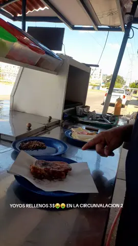 YOYOS RELLENOS 3$🤑 CIRCUNVALACION 2 JUSTO FRENTE A LA ENTRADA PRINCIPAL DEL HOTEL MARUMA📍