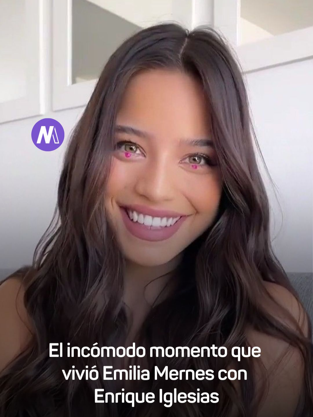 🎤 El incómodo momento entre Emilia Mernes y Enrique Iglesias se volvió viral 👀 Durante el Granca Live Fest en España, Emilia subió al escenario para cantar 
