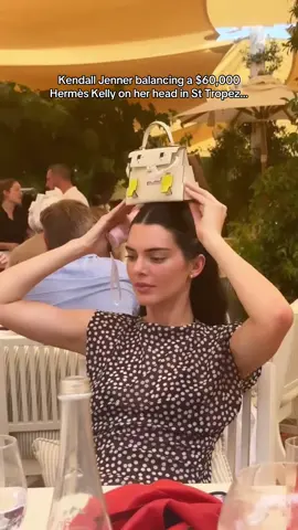 What the helly? 🫣 #kendalljenner #hermeskelly 