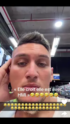 Momo Prime🤣🤣🤣🤣🤣 #fourire #rfk #retour #momo #hmi #blague #astrid #mala #cher #🤣🤣🤣🤣 #4iuuyy #snap #shampoing #prix #prime #pesos #euro #colombie 