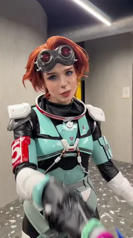What does she want from me?😅 Alter - @Daria @Apex Legends #apexlegends #apex #apexlegendscosplay #horizonapexlegends #horizonapex #horizoncosplay #horizonapexlegendscosplay #alter #alterapexlegends #alterapexlegendscosplay #altercosplay 