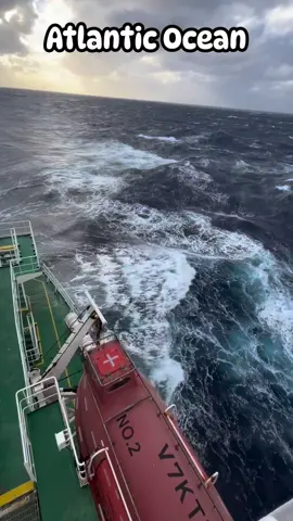Ships facing monster waves in Atlantic Ocean #ship #storm #dangerous #Jobs #waves #atlanticocean 