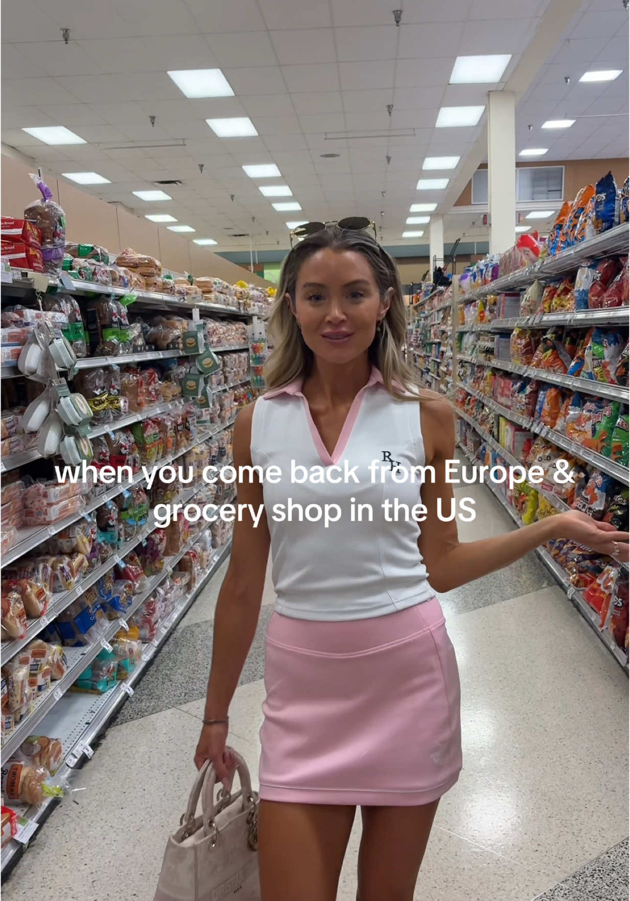 Truly it’s a shock after a few weeks in Europe the food in our grocery aisles in the US. Don’t get wrong, there are tons of great options here that don’t include all of the crap, but the biggest issue is their cost, accessibility and on top of this many of us lack the understanding of what these ingredients even are, and which provide the rights benefits we are after.  My belief is the easiest approach is focusing on 80% whole foods - meaning one ingredient items from the earth. Fruits, veggies, grains, lean proteins etc  A big part of the work we do and the community on @mindfull.so is exactly this: ingredient education to navigate grocery stores and pantries, liberating tools to embrace intuitive eating, and mindset shifting exercises to change your relationship with food. This trifecta not only changed my health inside and out, but has balanced hormones, cleared skin and liberated the minds of thousands of women around the world.  If you’re curious where to start and what’s right for you, check out the link in my bio for a free personalized video and PDF to get started. Together we can make choices that will change our lives for the better! #mindfuleating #groceryshopping #ingredients  PS if you can pronounce it and you have no idea what it is, would you really want to eat it?  Set is from @recreationalhabits 💕
