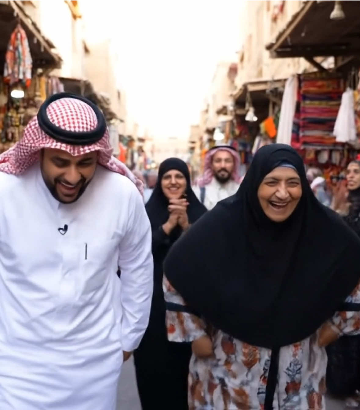 بيضة تشك في حبيبها !  #ذكاء_اصطناعي #الشعب_الصيني_ماله_حل😂😂 #veo3 #ai #الذكاء_الاصطناعي 