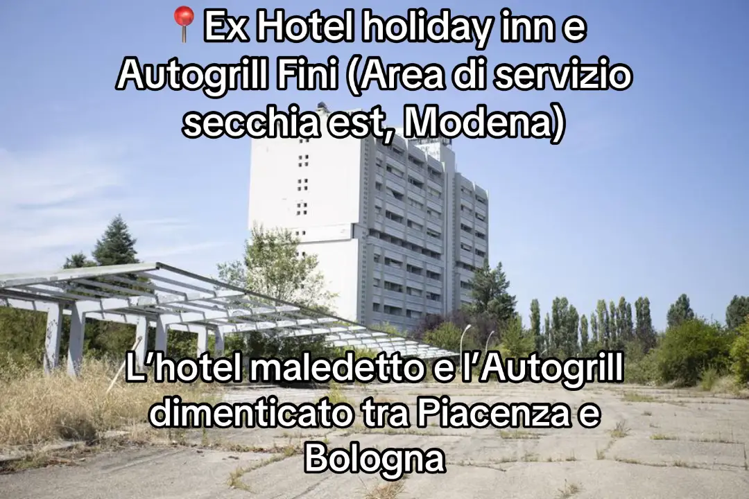 #modena #urbex #urbexitalia #hotels #holidayinn #idea #fini #autogrill #abbandonato #paranormalactivity #tomba #scary #secchiaest #autostrada #A1 #fyp #perte 