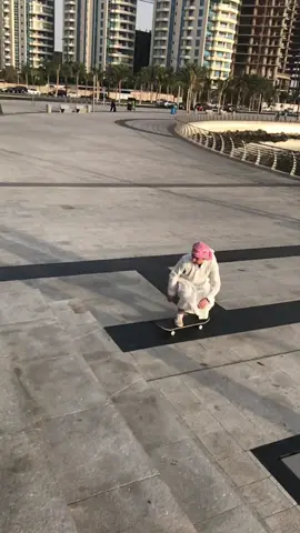 Pulled up in Saudi Arabia back in 2018, ended up skating the streets of Jeddah in a jeleba ✨ #skateboard #skate #foryou #viral #sk8 