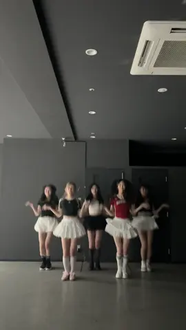 #hearts2hearts #하트하트 #style #kpopdancecover #춤 #fyp #추천 @Hearts2Hearts 
