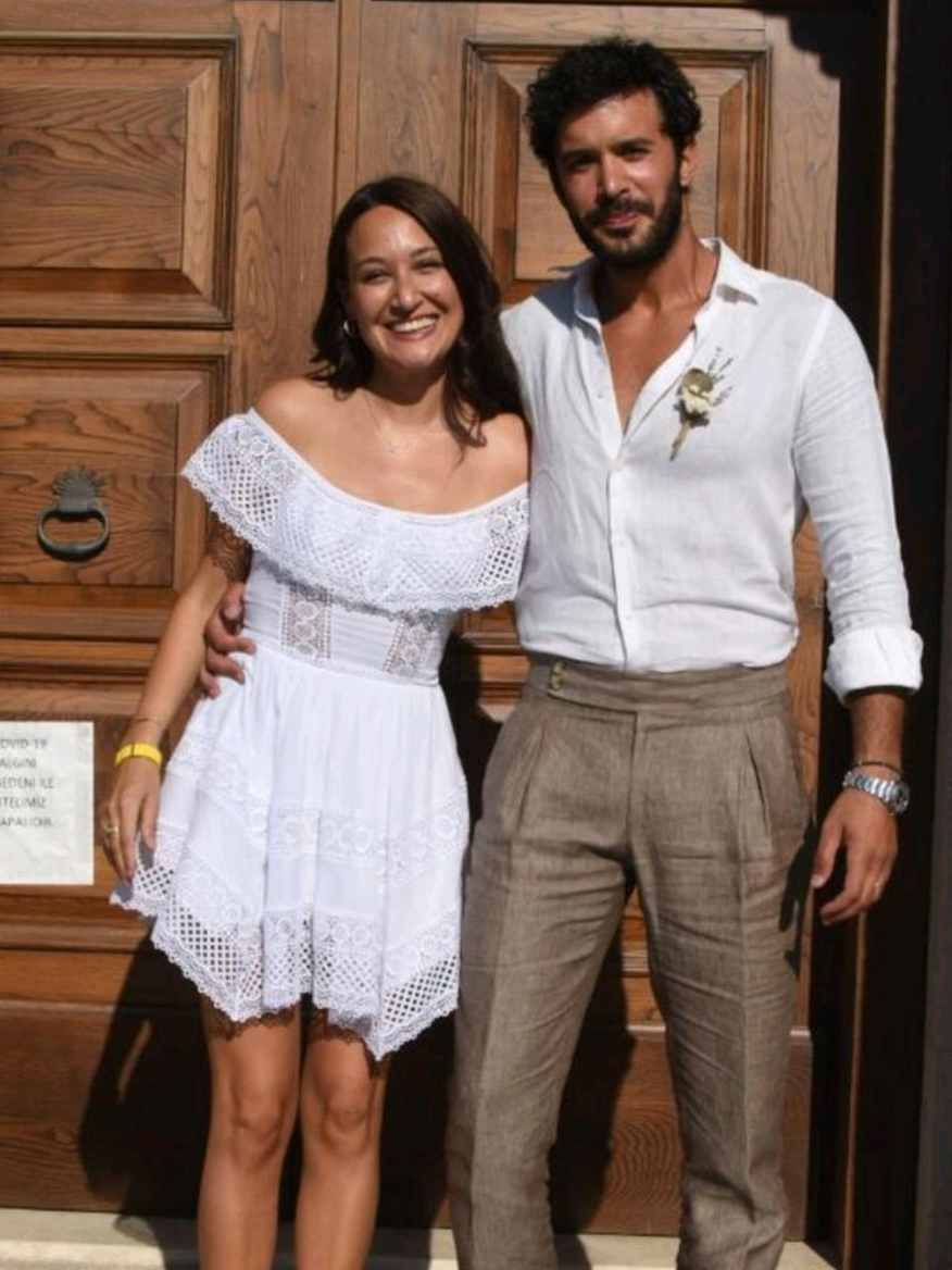 Ben kimseye böyle yakışmamıştım #barisarduc #gupseozay #barisgupse #kesfet #fypage #viraltiktok #capcut_edit #benkimseyeböyleyakısmamıstım #galatasaray #handeerçel 