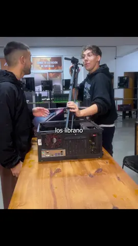 QUISE SER TECNICO👨🏼‍🔧 #argentina🇦🇷 #humor #streamer #tecnicos #pc #gamerentiktok #sketch 