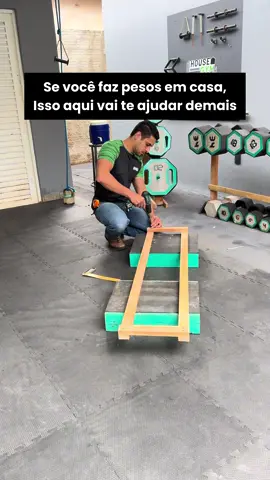 Isso é perfeito! 🤯👏👏  . . Suporte de apoio para auxiliar na construção de halteres caseiros! 💪 . . . . . . . . . #academiaemcasa #treinoemcasa #comotreinaremcasa #pesoscaseiros #housegym #pesosdecimento #academiadeconcreto 
