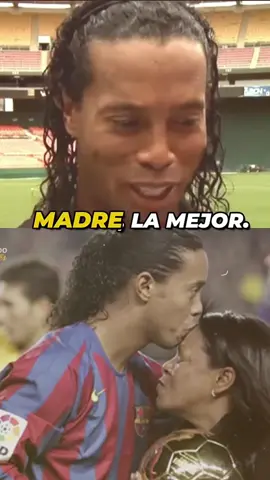 Ronaldinho y su humildad 🥺#ronaldo #ronaldinho #dinho #ronaldinhogaucho #futbol #madre #ronaldinho🇧🇷 #futebol 