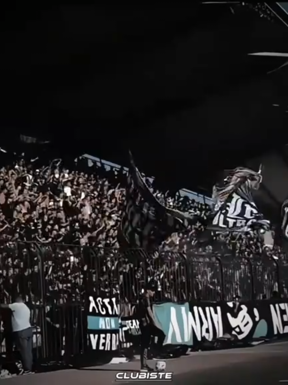 No jumping No party. #greenarmy #locaragazzi #csc #csconstantine🖤💚 #constantine 