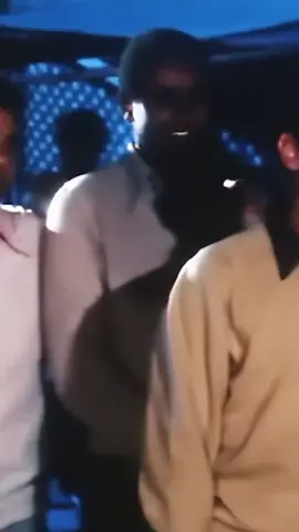الهوي هويا يبقي القمر قاربنا والليل بحر مهودنا والنسمه اللي تاخدنا ترجع شايلة الحكاية#الهوي_هويا #عبد_الحليم_حافظ #زمن_الفن_الجميل #العندليب_الاسمر #زمن_الفن_الجميل 