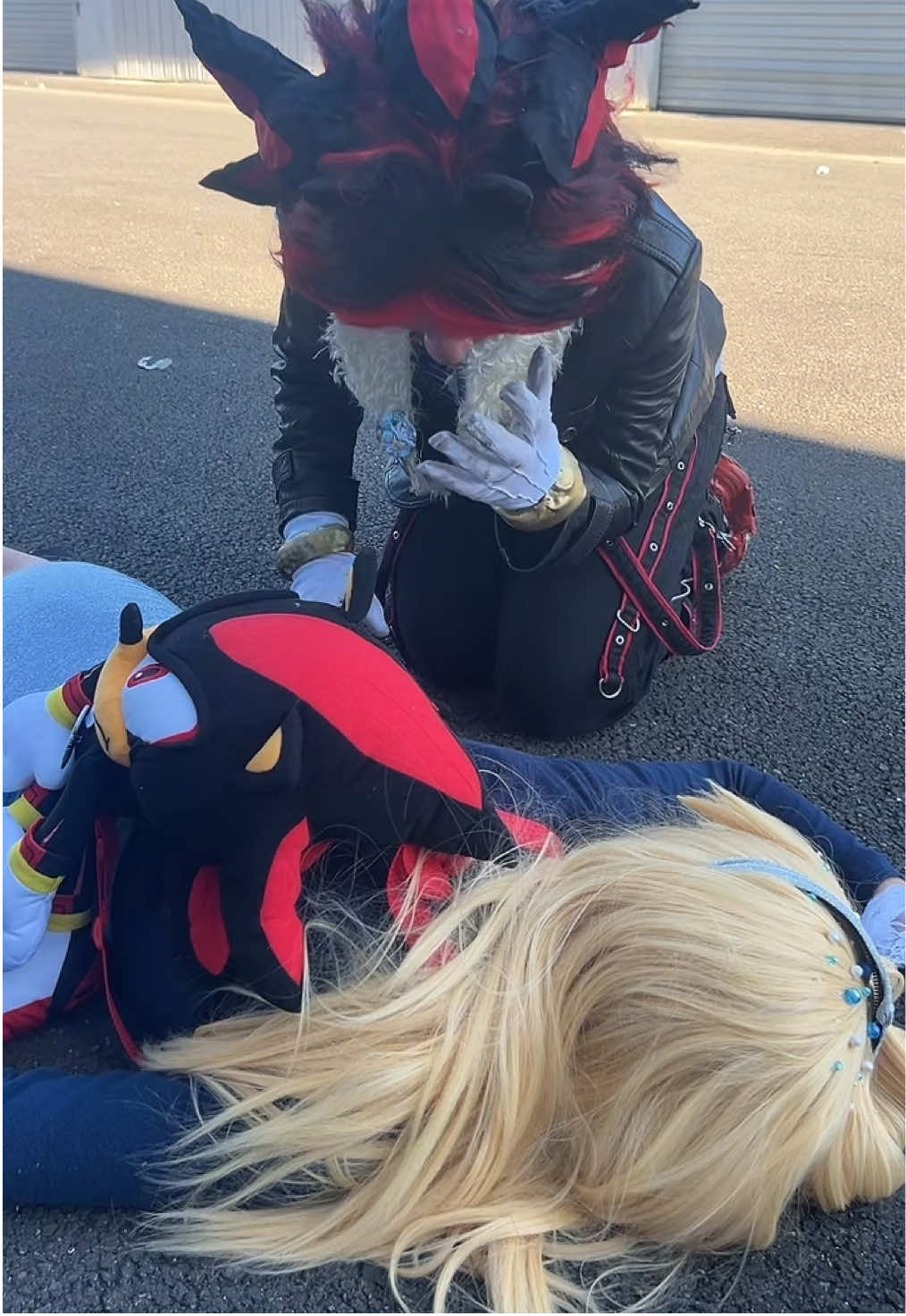 LMAO this was too funny not to post, shadow : @OllyJolly‼️ #sonic #sonicthehedgehog #soniccosplay #cosplayer #shadowthehedgehog #mariarobotnik 