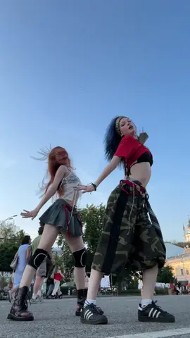 girly couple version with @bozhhh.na #killinitgirl #jhope #fypシ゚ #viral #kpopfyp #dancefyp #kpop #coverdance  @hobipower 