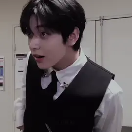 he is so fineee #soobin #soobintxt #txt #txtmoa #txtedit #txt4thgenleader #tomorrow_x_together #moa #viral #fyptxt #fyp #viraltiktok #choisoobin 