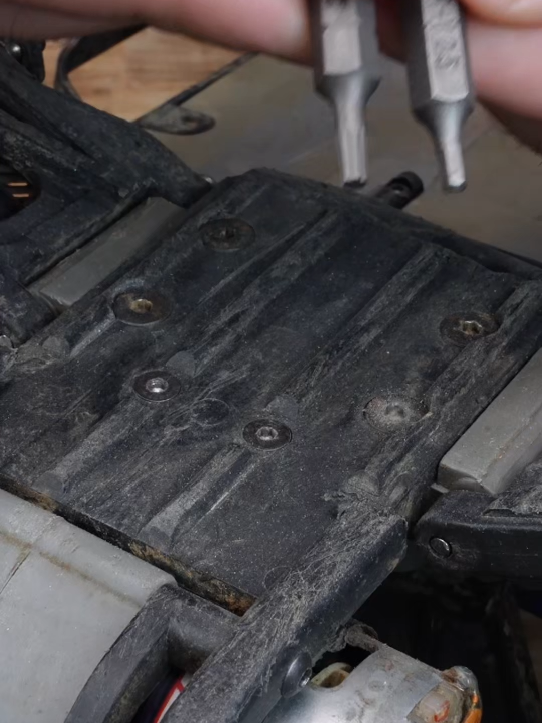 We are comparing our Gripedge 2.5MM RPT Hex vs a Standard 2.5MM Hex. Our RPT Hex provides up to 400% more torque on damaged hex fasteners and up to 50% more torque on new hex fasteners. We used the 132-PC RPT Bit which is a great set to keep around the shop as it inludes 92 RPT bits and 34 standard bits. #automotiverepair #mechanictools #mechaniclife #newtools #gripedge