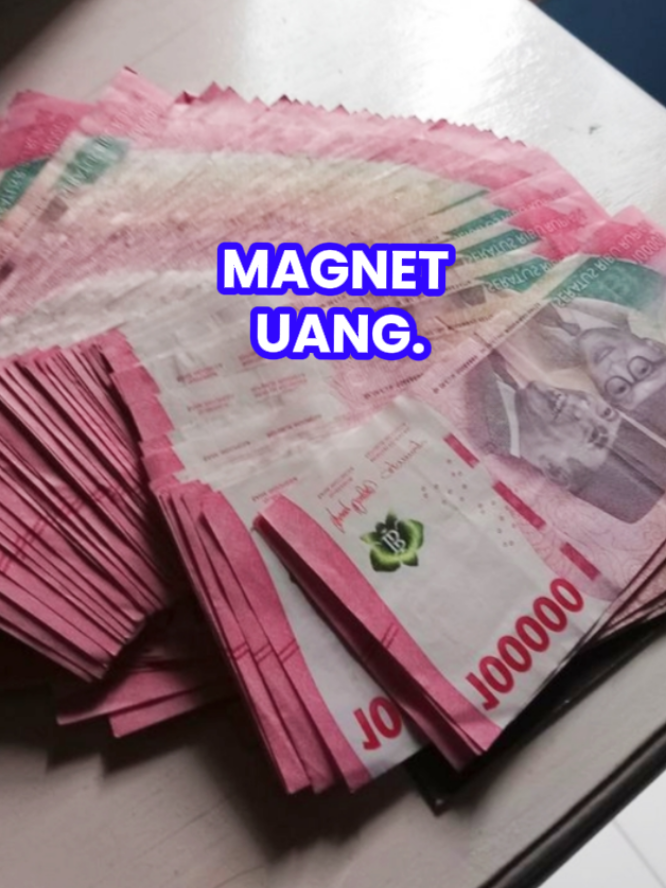 Aku adalah magnet uang. Afirmasi magnet uang  Mulai hari ini dan seterusnya, uang 100 juta rupiah, masuk ke dalam dompet dan rekeningku setiap bulan, secara konstan, dari arah yang terduga dan tak terduga dengan cara yang baik, mudah, menyenangkan, dan tanpa merugikan pihak lain. Terimakasih telah mempertemukan aku dengan siapapun dimanapun kapanpun yang menjadikan aku berkelimpahan kekayaan penuh berkat. Terimakasih, Tuhan. Aku selalu beruntung. Aku selalu berhasil. Semuanya begitu mudah. Dan semesta senantiasa mendukungku dalam segala sesuatu. Aku sekeluarga layak hidup sehat, bahagia, kaya-raya dan berlimpah berkat. #akumagnetuang  #LOA #gratitude #afirmasipagi #afirmasimagnetuang #magnetuang #afirmasipositif 