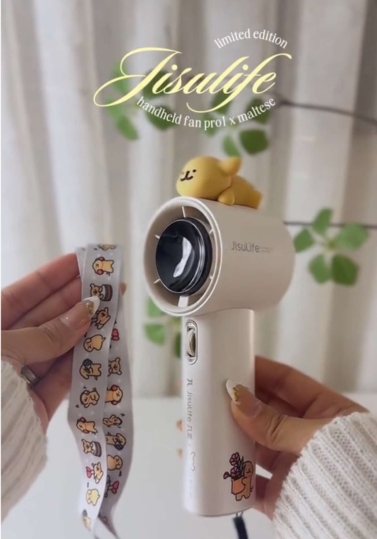 The JISULIFE Pro1 x Maltese Limited Edition is here to keep you cool in the cutest way possible! ૮ • ﻌ - ა⁩ #jisulife #jisulifeminifan #jisulifehandheld #jisulifeportablefan #jisulifemaltese #highspeedfan #handheldfan #rechargeablefan #minifan #limitededition