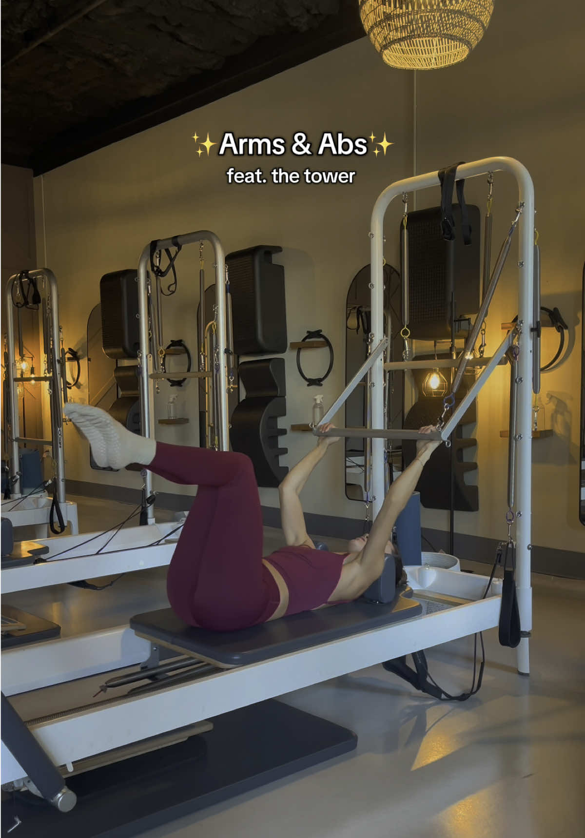 Upper Body + Core Burner 🔥    1 blue spring bottom & top 😉 #pilates #pilatesinstructor #reformer #pilatesarms #balance #moveyourbody #magiccircle #reformerpilates #reformerclass #reformerflow #pilatesinspo #pilatesabs #pilatesgirl #pilatesinspiration #corestrength #pilatesdaily #pilatesinspodaily #stpetepilates #tampapilates #corechallenge #pilateslovers