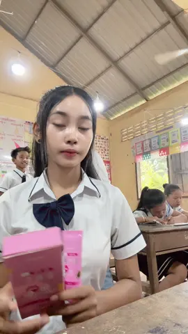 តើមានបុណ្យអ្វី?@TAEH YUNG De Glow #fyp #cambodia #khmertiktok #khmer #viral