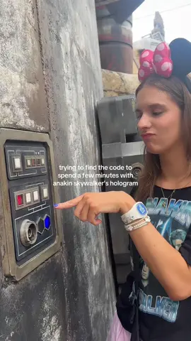 “why’d u miss ur oga’s cantina reservation??” 😀🤭 sorry I was a little busy omg #galaxysedge #anakinskywalker #disney #wdw #hollywoodstudios #disneyworld 