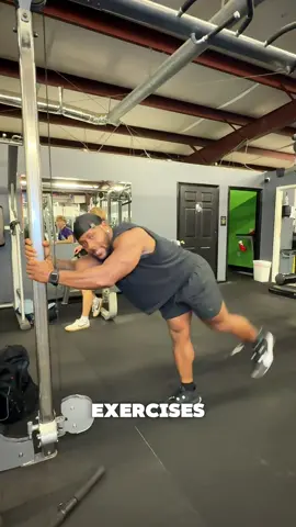 Glute Kickback the RIGHT way🔥✅#glutes #glutesworkout #legday #legdayworkout #kickbacks #gymtips#CapCut 