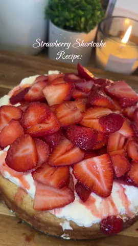 I made this strawberry shortcake over the weekend 🍓🍰 #strawberry #strawberryshortcake #easybaking #shortcake 