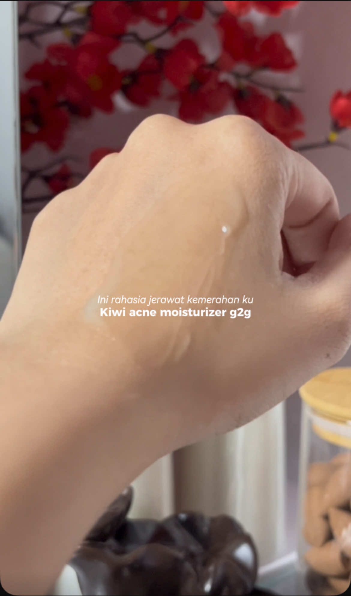 Ini andalan ku kalo lagi kemerahan gini #acnemoisturizer #acnefighter 