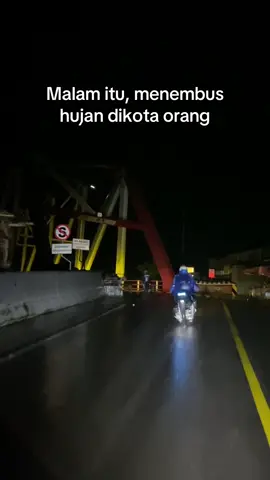 Derita hiling di musim hujan 🥹 #hiling #turing #jalanjalan #hujan🌧️ #kotaorang 