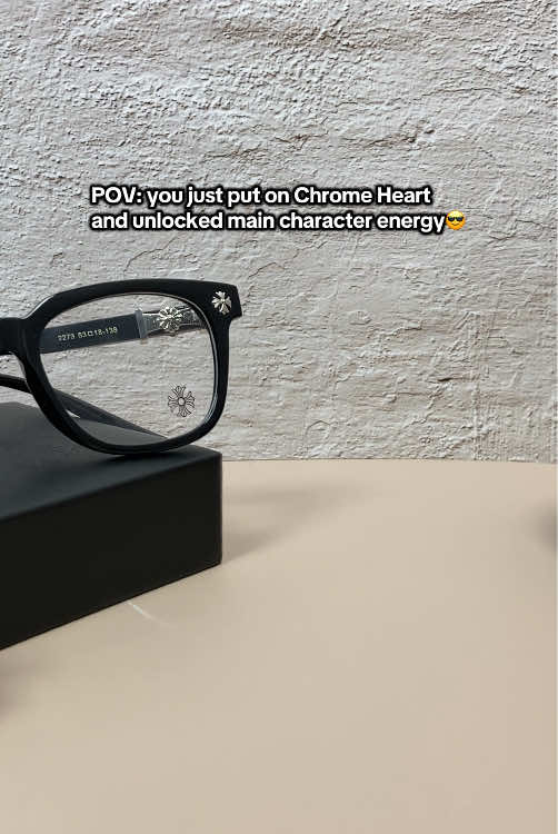 #chromeheartsglasses #chromeheart #unisexglasses #glasses #pov #summermusthaves #fashiontiktok #eyeglass #antibluelightglasses #bluelightglasses #bluelightblockingglasess #fy #viralvideo 