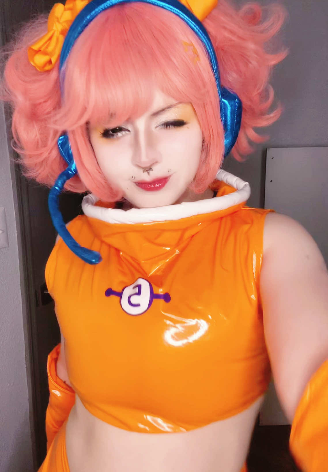 I have a specific vision for this cosplay I need to make her mic and I need cutie boots for herrr maybe I’ll complete her one day #ulala #ulalacosplay #ulalaspacechannel5 #spacechannel5 #spacechannel5cosplay #cosplay #retro #alien 